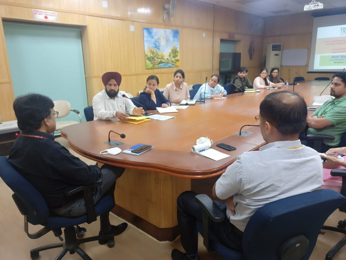  Dr. Akhilesh Gupta, Sr. Advisor & Head STIP Secretariat and Policy Coordination and Programme Management (PCPM) Division chairing the round table meet at DST, New Delhi